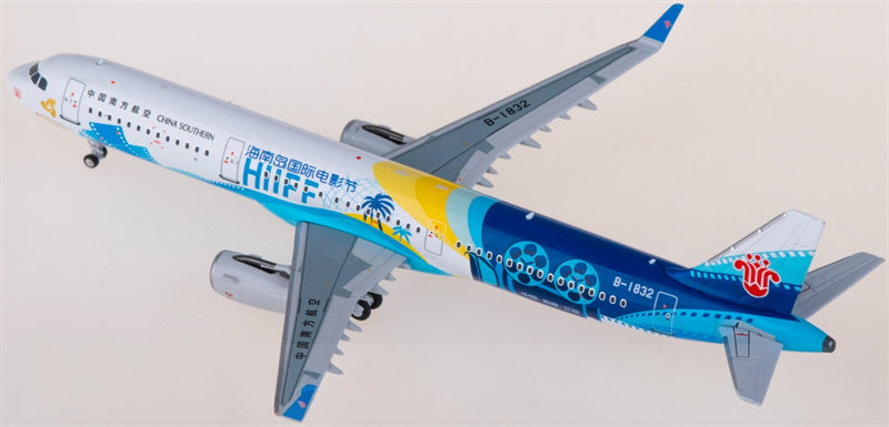 FLOZ China Southern Airbus A321 B-1832 1:400 Aircraft Pre-built  Airliner Model Display