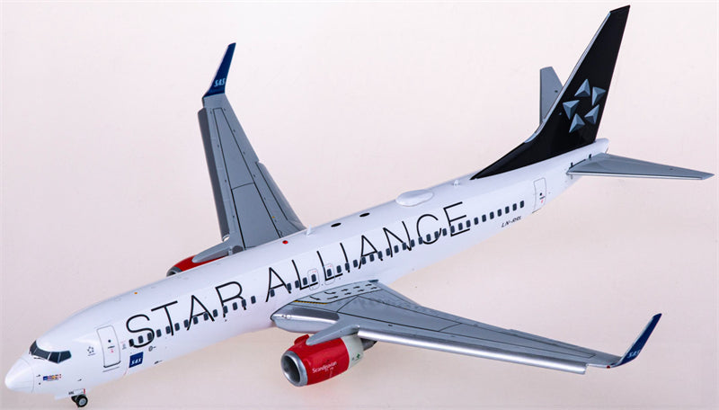 JC Wings SAS Boeing 737-800 LN-RRL Star Alliance Flaps Down 1:200 Diecast Model view 2