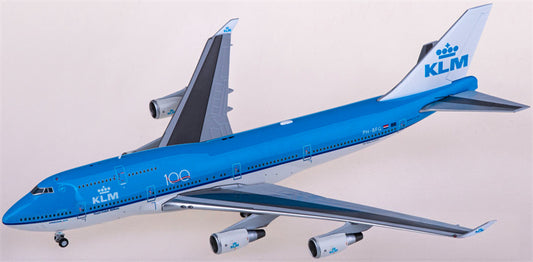 JC Wings KLM Boeing 747-400 PH-BFG with AVIATIONTAG 1:400 Diecast Model view 1