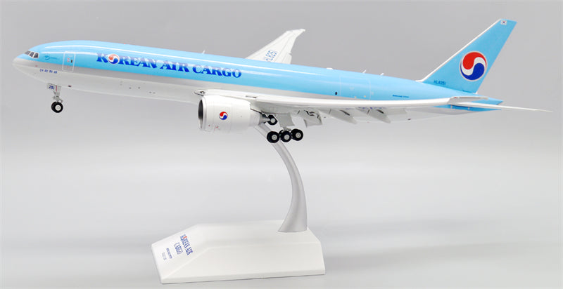 JC Wings 1:200 Korean Air Boeing 777-200F HL8251 Flaps down Diecast Model view 1