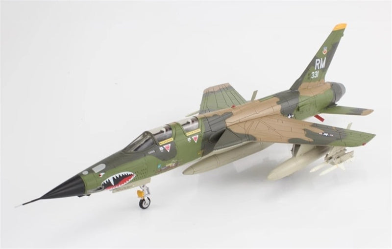 HOBBY MASTER F-105F Red River Showboat 63-8331 354 TFS/355 TFW Takhki RTAFB 1:72 Airplane Pre-built Model