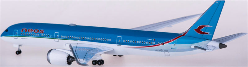 Herpa Neos Boeing 787-9 Dreamliner EI-NEO 1:500 Diecast Model view 1