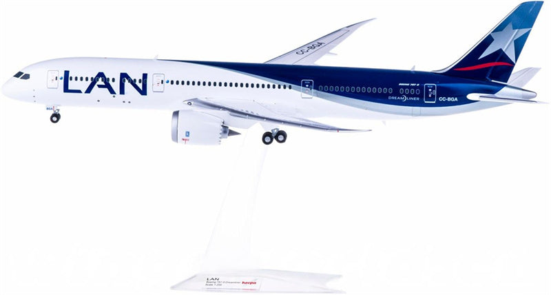 Herpa LAN Airlines Boeing 787-9 CC-BGA 1:200 ABS Model view 4