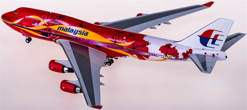 Phoenix Malaysia Airlines Boeing 747-400 9M-MPD 1:400 Diecast Model view 2