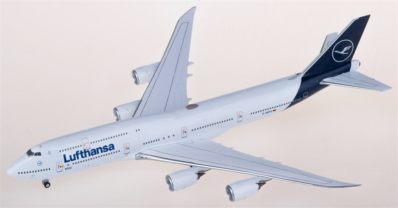 NG Models Lufthansa Boeing 747-8 D-ABYA 1:400 Diecast Model view 4