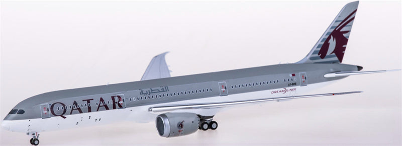 NG Models Qatar Boeing 787-9 Dreamliner A7-BHG 1:400 Diecast Model view 3