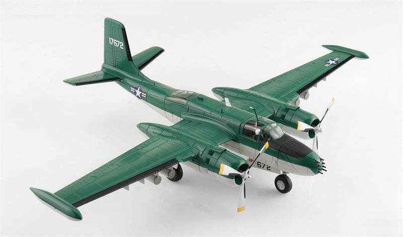 HOBBY MASTER USAF B-26K  1:72 Model 1960S Limited Edition Counter-Invader 64-17672