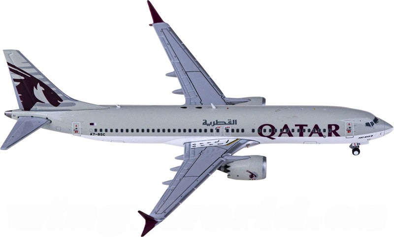 Geminijets Qatar Boeing 737 MAX 8 A7-BSC 1:400 Diecast Model view 1