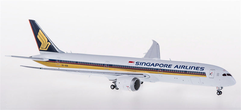 JC Wings 1:400 Singapore Airlines Boeing 787-10 9V-SCB Diecast Model view 1