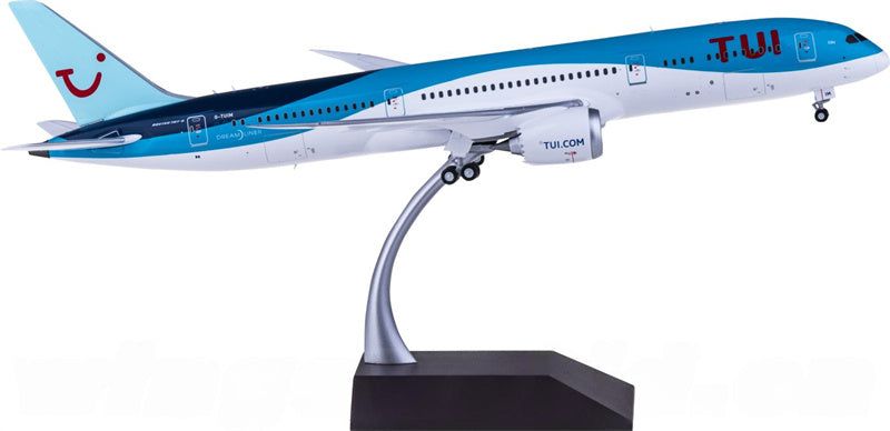Geminijets TUI Airways Boeing 787-9 G-TUIM 1:200 Diecast Model view 4