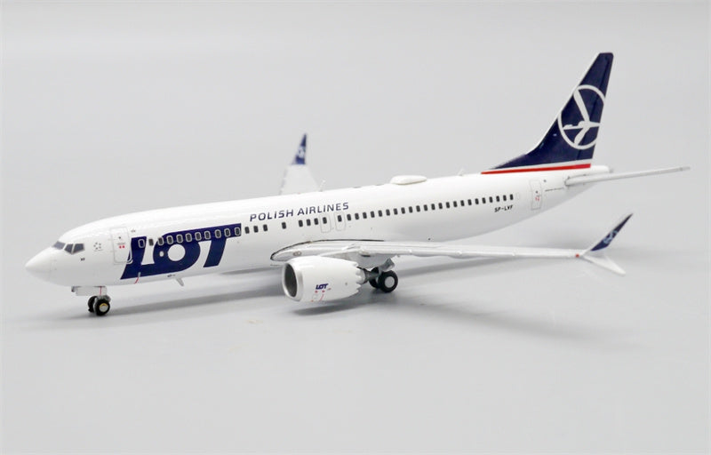 JC Wings LOT Boeing 737 MAX 8 SP-LVF 1:400 Diecast Model view 1