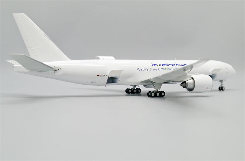 JC Wings Lufthansa Boeing 777-200LRF D-ALFJ Flaps Down 1:200 Diecast Model view 2