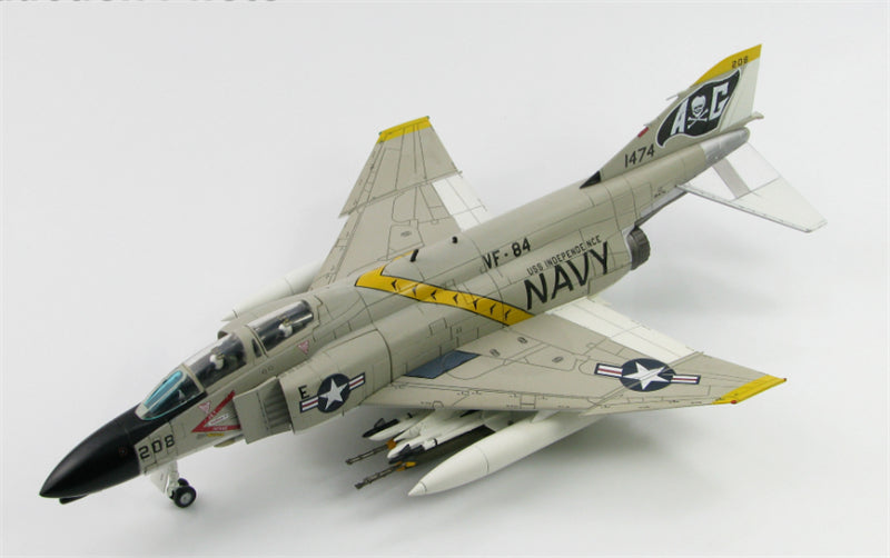 HOBBY MASTER USN F-4B VF-84 Jolly Rogers 1:72 Model 1965 USS Independence 151474