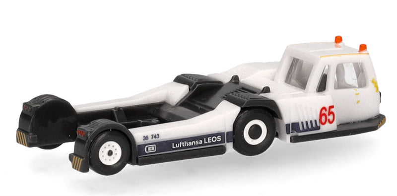 Herpa 1:200 Lufthansa LEOS Goldhofer AST-2 tractor Model