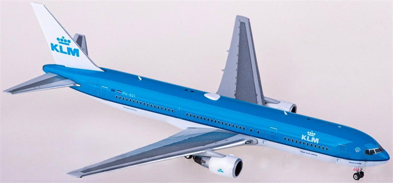 Phoenix KLM Boeing 767-300ER PH-BZI 1:400 Diecast Model view 3