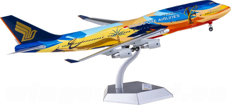 SQ Wings Singapore Airlines Boeing 747-400 9V-SPK 1:200 Diecast Model view 4