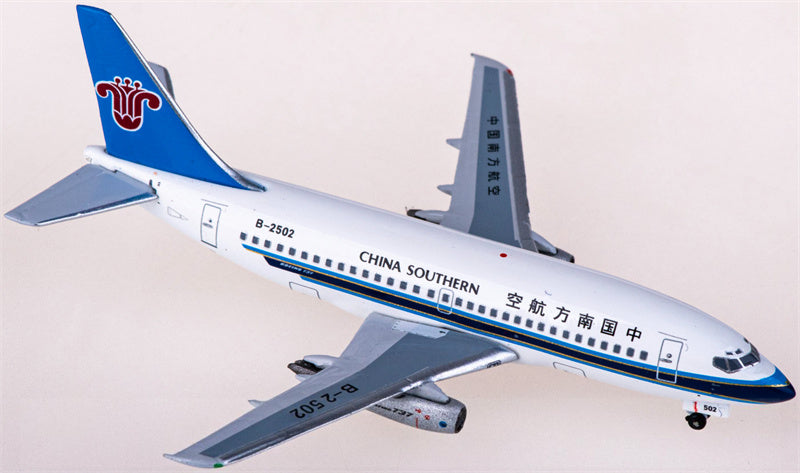 Yu China Southern Boeing 737-200 B-2502 1:400 Diecast Model view 3
