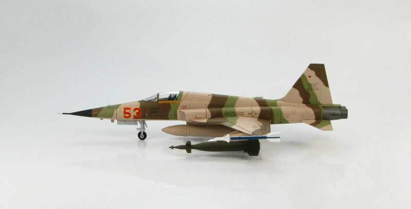 HOBBY MASTER USAF / Alconbury AB England F-5E 527th Aggressor Sqn. 1:72 Model 1976-1978   Red 53 / 74-1553