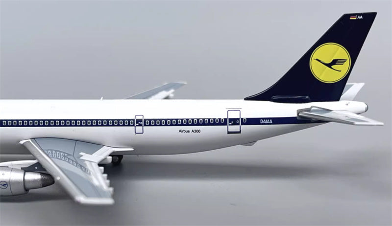 YU Lufthansa Airbus A300B2 D-AIAA 1:400 Diecast Model view 4