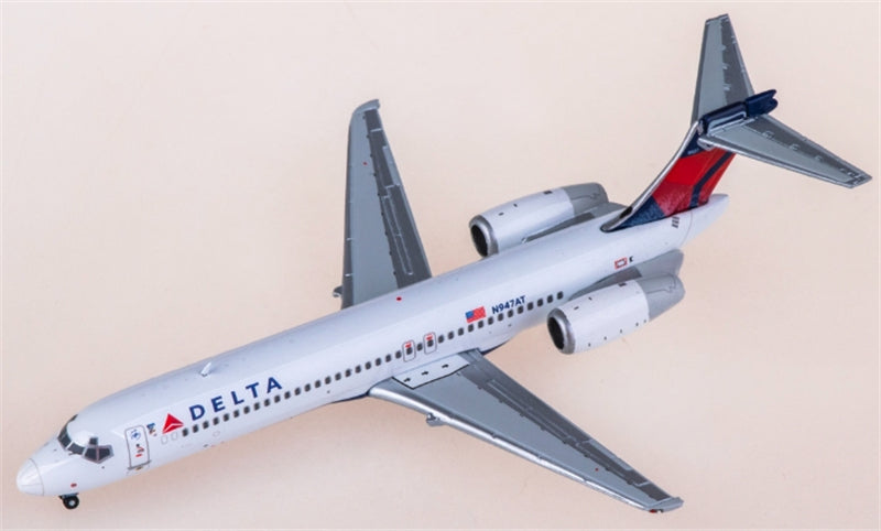 Geminijets 1:400 Delta Air Boeing 717 44007297 Diecast Model view 2
