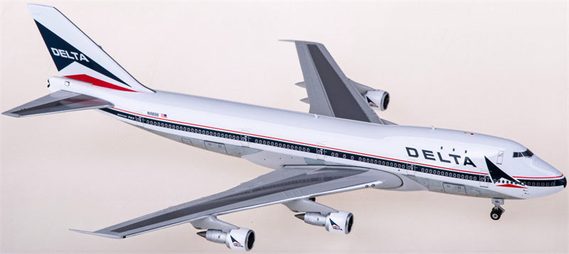 Phoenix Delta Air Lines Boeing 747-100 N9896 1:400 Diecast Model view 2