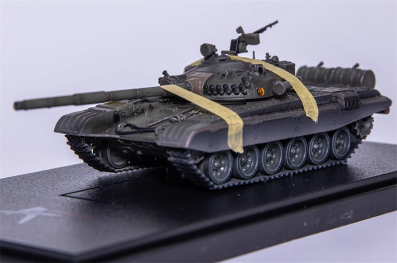 ARTISAN East German T-72G main battle tank Pure green new version 1:72 Tank Pre-built Model
