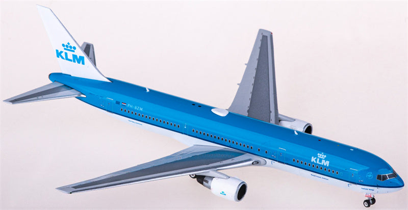 Phoenix KLM Boeing 767-300ER PH-BZM 1:400 Diecast Model view 3