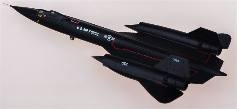 Herpa USAF Lockheed SR-71B Blackbird 61-7956 1:200 Diecast Model view 1