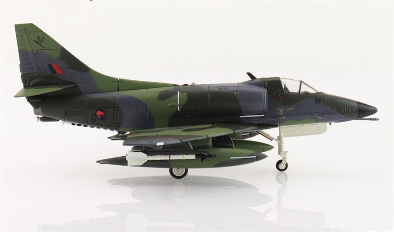 HOBBY MASTER A4K Skyhawk Lizard Scheme NZ6201 2 Squadron RNZAF New Zealand 1987 1:72 Aircraft Pre-built Model