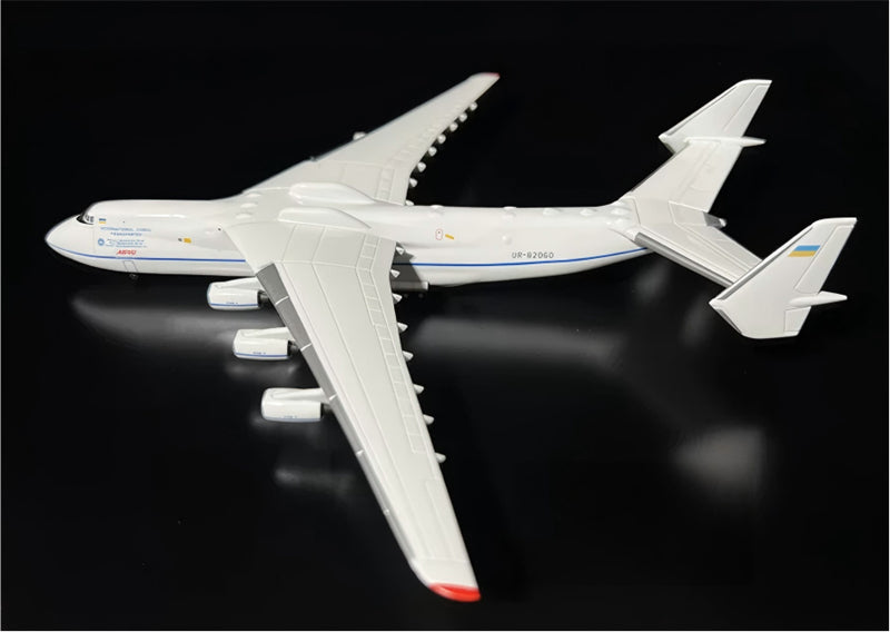 Herpa 1:400 Antonov Airlines  Antonov  UR-82060  DIECAST Model