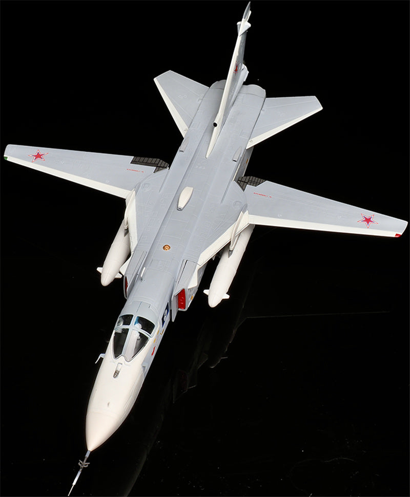 CALIBRE WINGS SU-24MR Russian Navy 30 White 1:72 Aircraft Pre-built Model