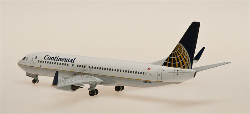 AeroClassics Continental Airlines Boeing 737-800 N26226 1:400 Diecast Model view 4