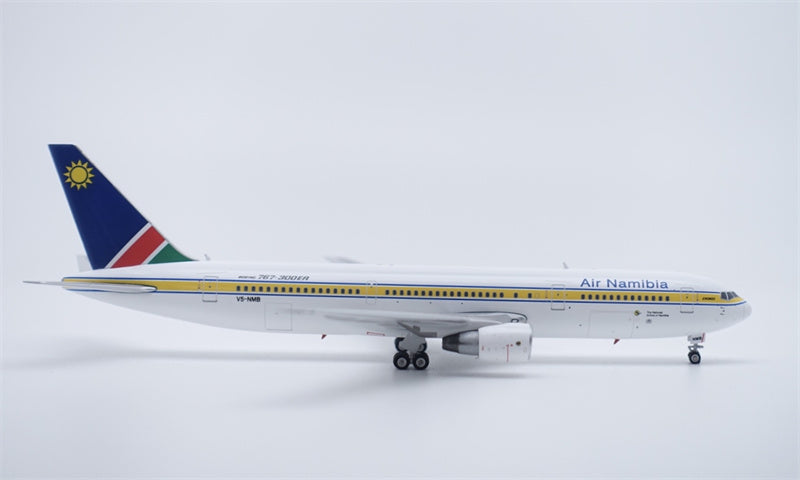 Phoenix Air Namibia Boeing 767-300ER V5-NMB 1:400 Diecast Model view 1
