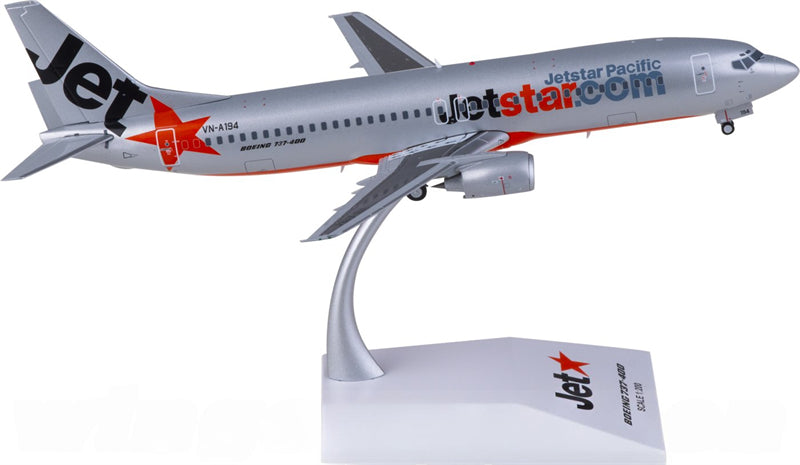 JC Wings Jetstar Boeing 737-400 VN-A194 1:200 Diecast Model view 2