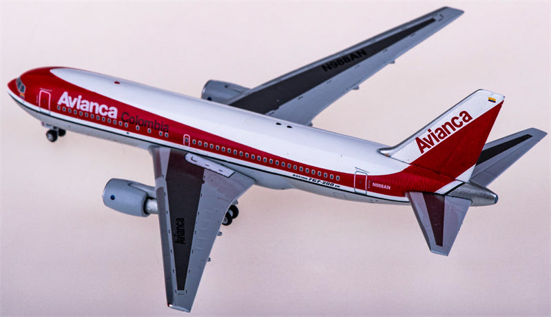 AeroClassics Avianca Boeing 767-200 N988AN 1:400 Diecast Model view 2