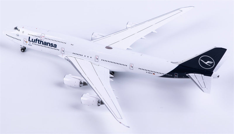Geminijets Lufthansa Boeing 747-8 D-ABYA 1:400 Diecast Model view 3