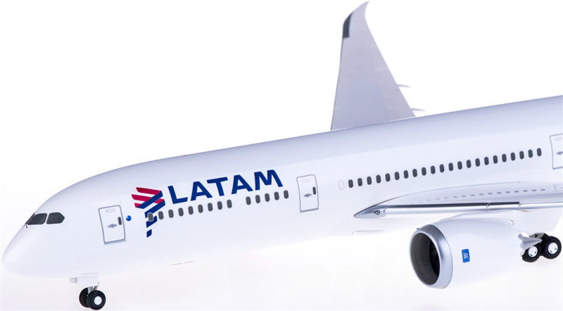 Hogan LATAM Boeing 787-9 1:200 ABS Model view 3