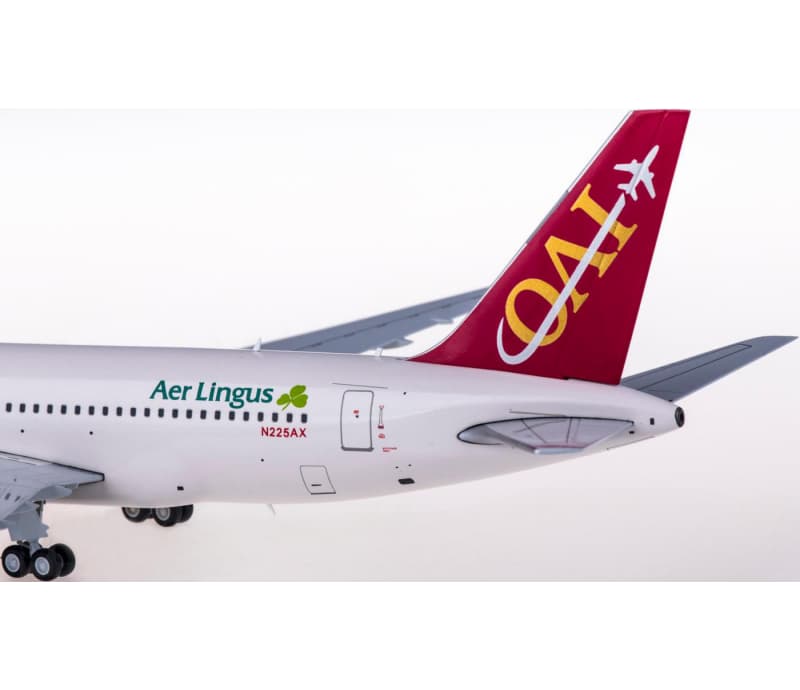 JC Wings Omni Air International Boeing 767-200ER N225AX 1:200 Aircraft Pre-built  Airliner Model Display