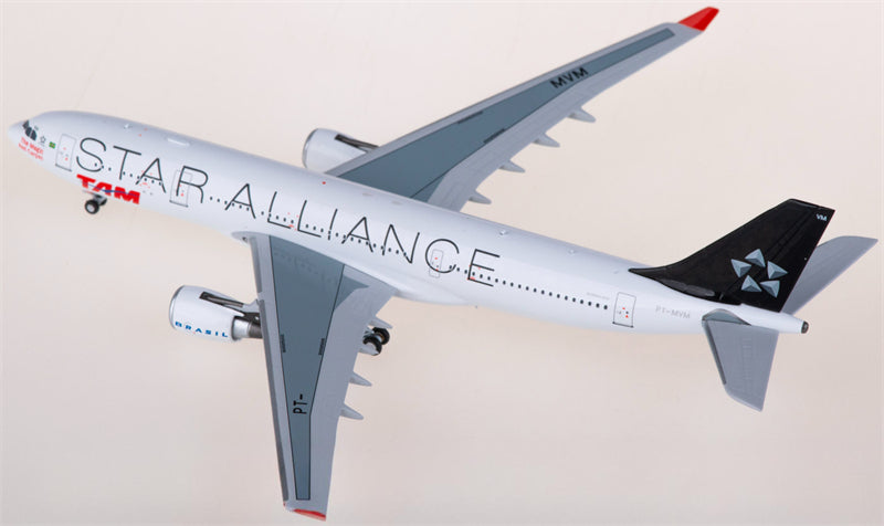 NG Models TAM Airlines Airbus A330-200 PT-MVM Star Alliance 1:400 Diecast Model view 2