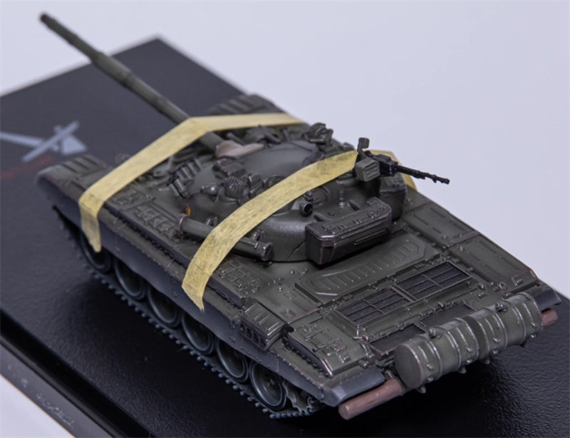 ARTISAN East German T-72G main battle tank Pure green new version 1:72 Tank Pre-built Model