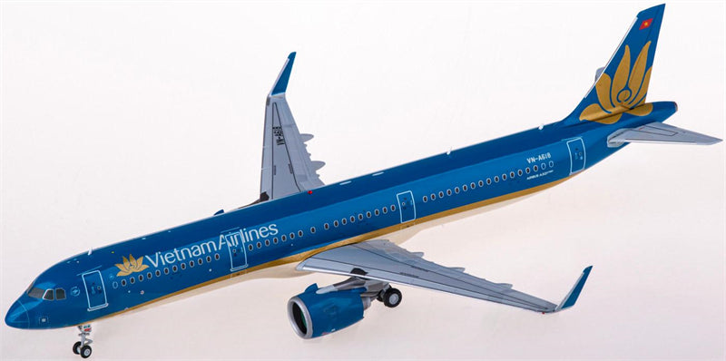 JC Wings Vietnam Airlines Airbus A321neo VN-A618 1:200 Diecast Model view 1
