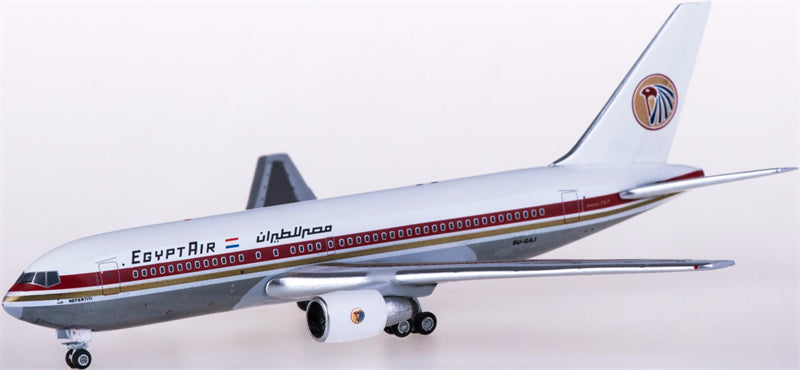 AeroClassics EgyptAir Boeing 767-200 SU-GAJ 1:400 Diecast Model view 4