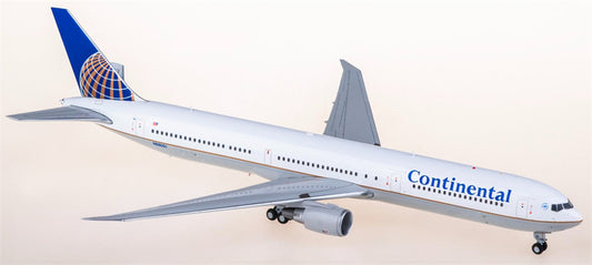 JC Wings 1:200 Continental Airlines Boeing 767-400ER N66051 Diecast Model view 1