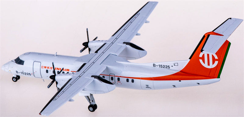 JC Wings UNI Air for Bombardier for Dash 8-300 B-15225 1:200 Aircraft Pre-built  Airliner Model Display