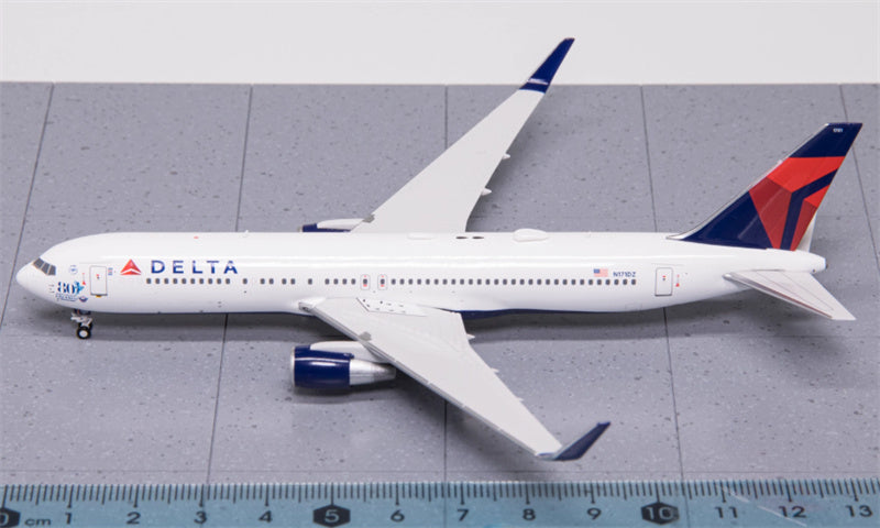 PandaModel DELTA Air Lines Boeing B767-300ER N171DZ 80th Anniversary of D-DAY & Battle of Normandy 1:400 Aircraft Pre-built Model