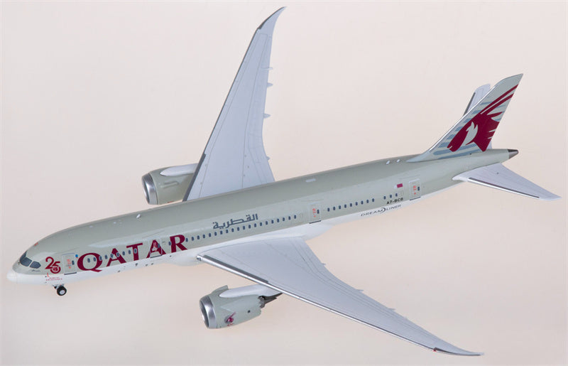 NG Models Qatar Boeing 787-8 Dreamliner A7-BCB 1:400 Diecast Model view 3