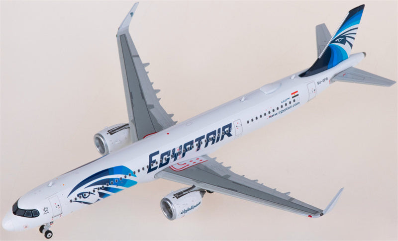 Phoenix EgyptAir Airbus A321neo SU-GFR 1:400 Diecast Model view 2