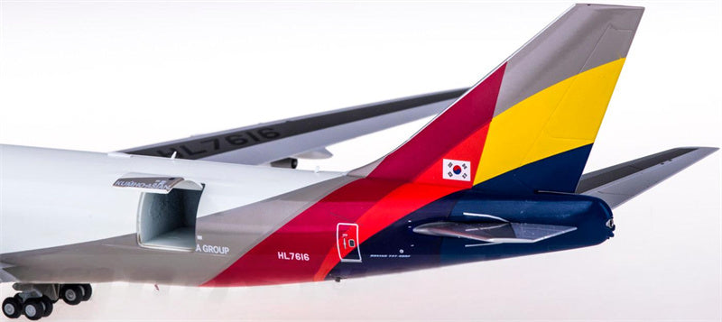 Geminijets Asiana Cargo Boeing 747-400F HL7616 Open nose 1:200 Diecast Model view 2