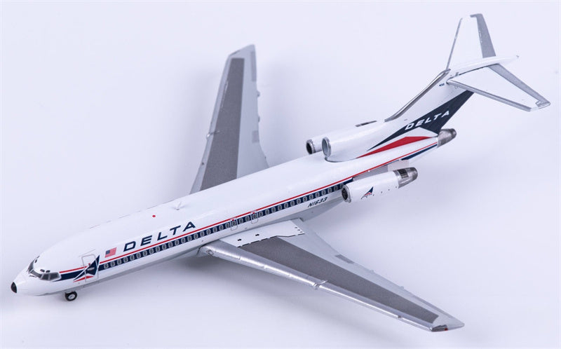 Geminijets Delta Air Lines Boeing 727-100 N1633 1:400 Diecast Model view 2