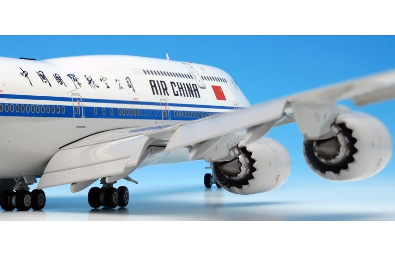 SQ Wings 1:200 Air China B747-8I B-2481 Flaps down DIECAST Model